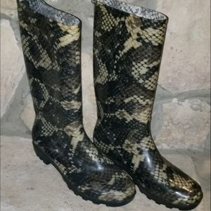 Capelli snakeskin rain boots